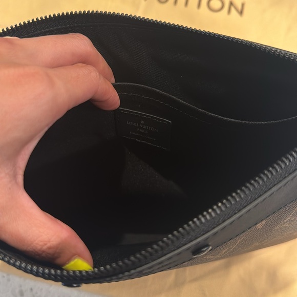 Louis Vuitton Pochette To Go Monogram Canvas - Picture 7 of 8